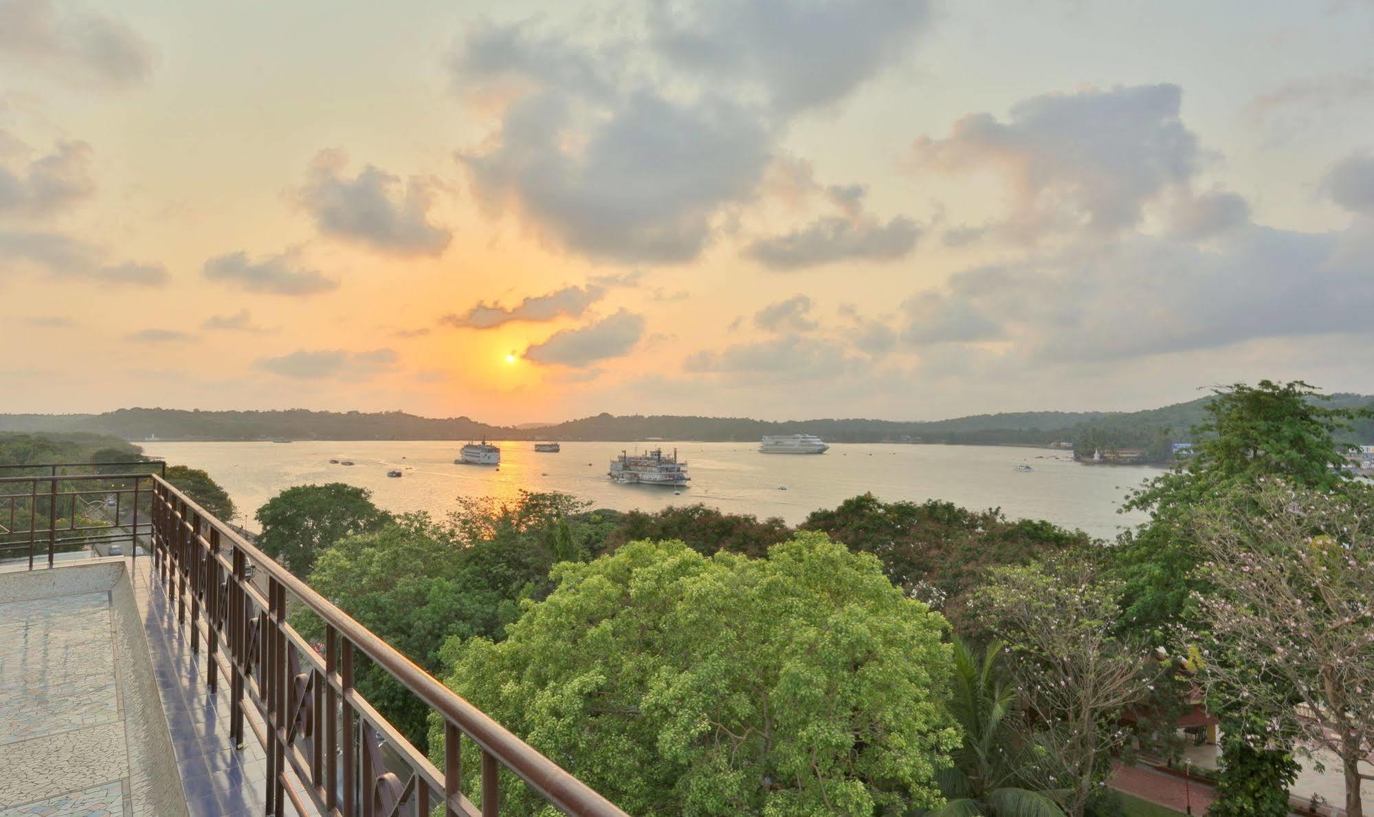 Hotel Mandovi Panaji Eksteriør bilde
